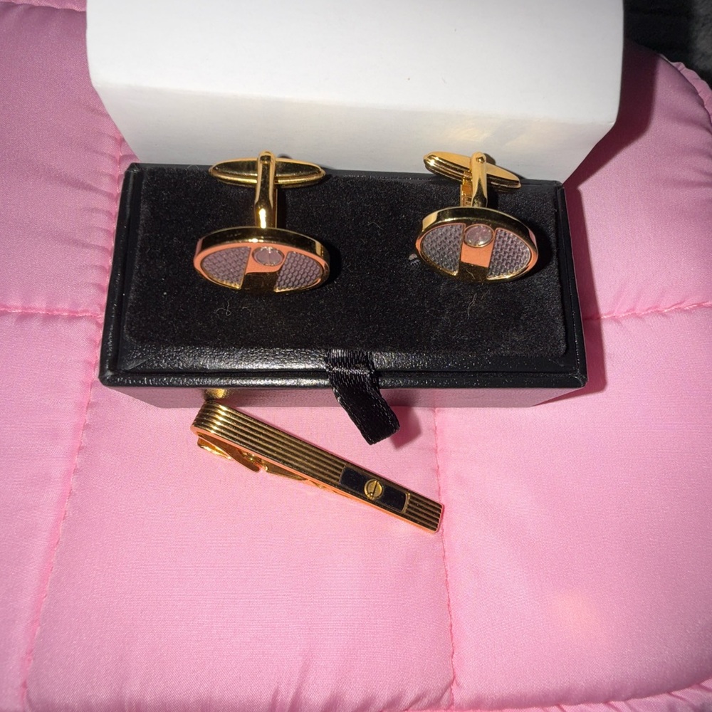 Dunhill Elegant Gold Plated and Black box Cufflinks Set